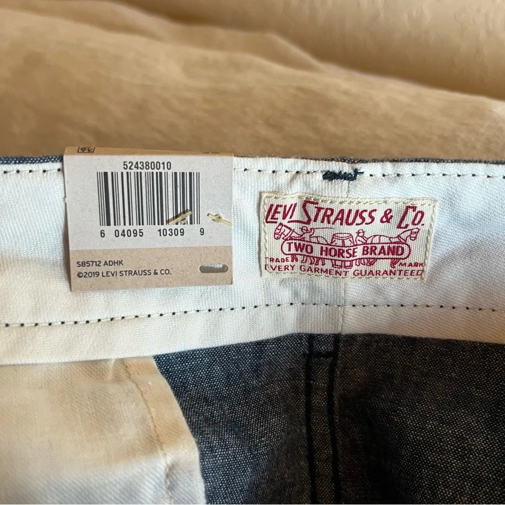 NWT Levi’s 502 Regular Taper Chino Shorts Blue Chambray Linen Cotton